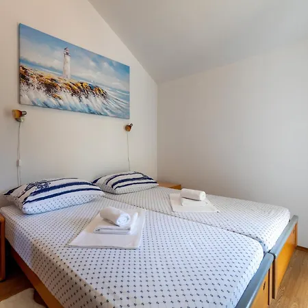Relax - Two Bedroom With Terrace Ston