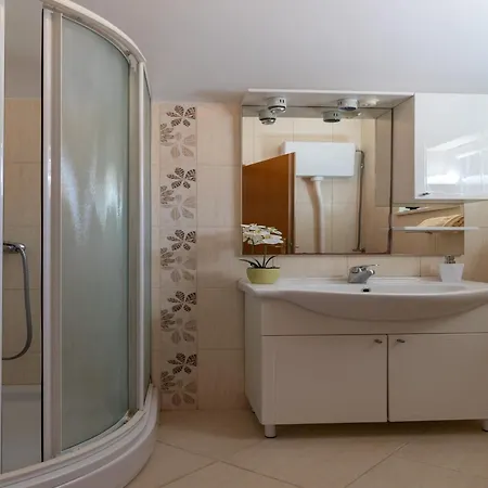 Relax Ston - Two Bedroom With Terrace