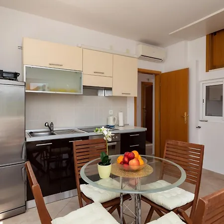 Relax Ston - Two Bedroom With Terrace