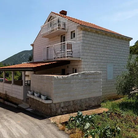 Relax Ston - Two Bedroom With Terrace *